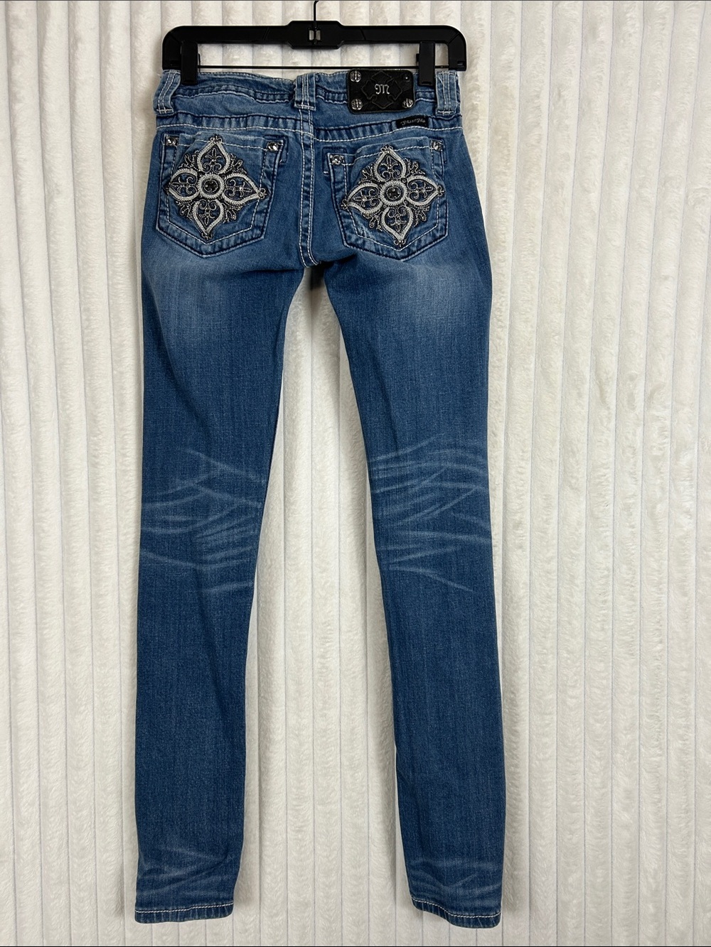 Miss Me Slim Skinny low rise bling pocket Jeans in Medium Blue Wash 26